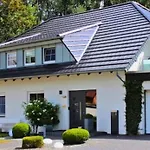 Harz-fewo Weitsicht, Modern & Ruhig Mit 2 Balkonen, Jura Kaffeevollautomat, Kaminofen, Gaeste Mit Hund Willkommen شقة *